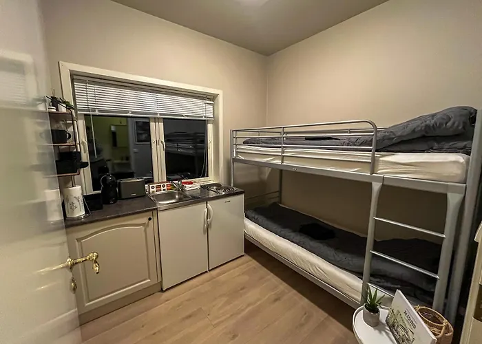 Budget Box - Private Indoor Parking, Auto Check-In And Basic Amenities