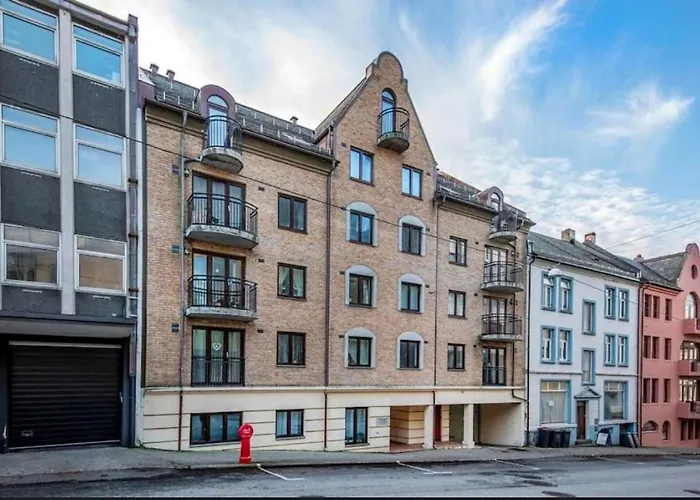 Budget Box - Private Indoor Parking, Auto Check-In And Basic Amenities