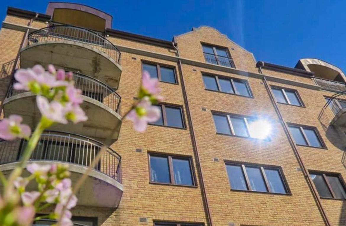 Budget Box - Private Indoor Parking, Auto Check-in And Basic Amenities * Ålesund