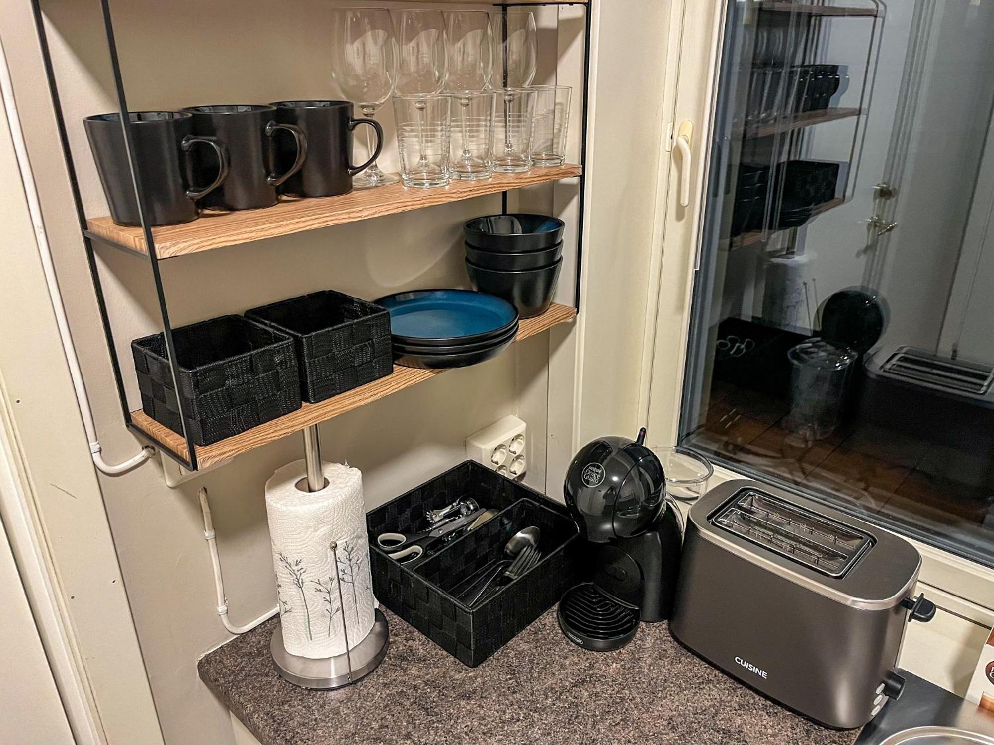 Apartment Budget Box - Private Indoor Parking, Auto Check-in And Basic Amenities Ålesund